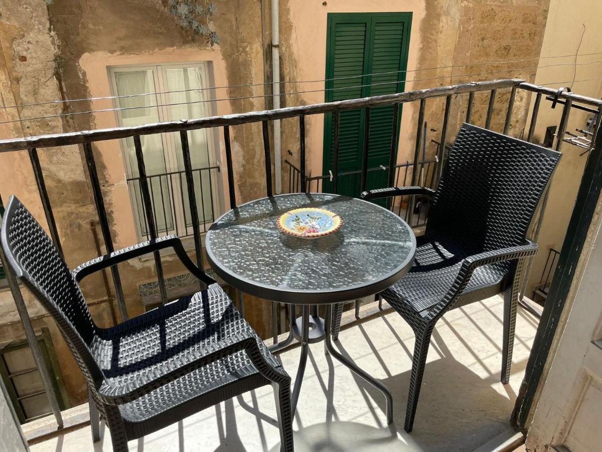 A Casa Di Elena Apartment ปาแลร์โม ภายนอก รูปภาพ