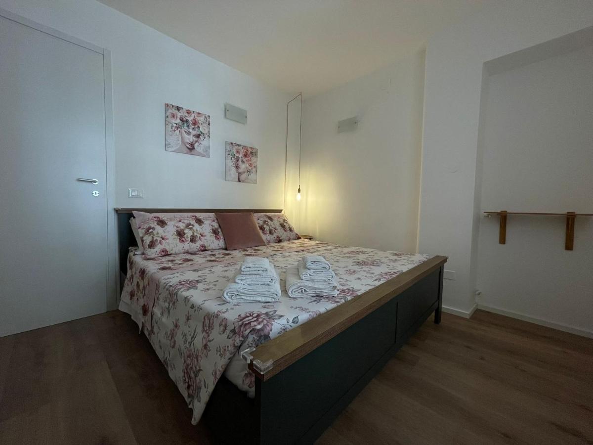 A Casa Di Elena Apartment ปาแลร์โม ภายนอก รูปภาพ